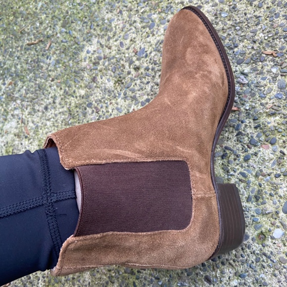 Frye Dara Genuine Leather Brown Oiled Suede Chelsea Low Heel Ankle Boots 8.5 - Picture 3 of 10